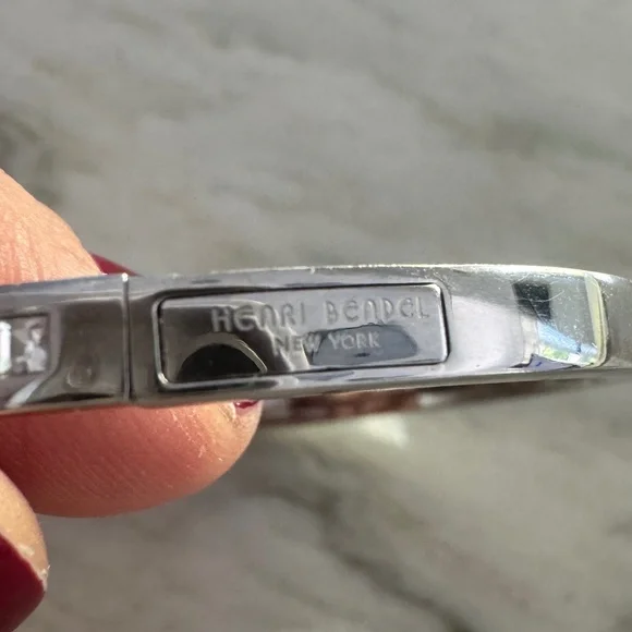 henri bendel new york hinged bangle channel set silver tone bracelet - Picture 3 of 5